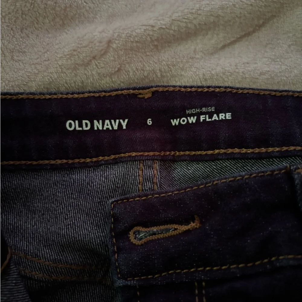 Old Navy Dark Wash High-Rise Wow Flare Jeans - Picture 3 of 3